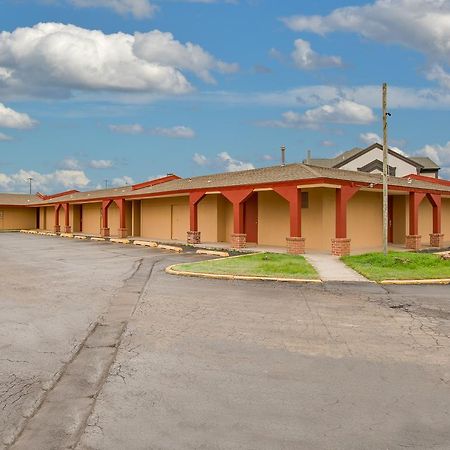 Travelers Inn מידווסט סיטי מראה חיצוני תמונה