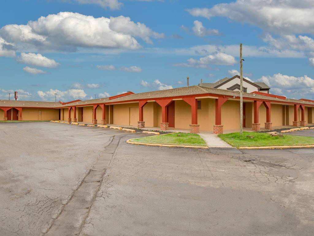 Travelers Inn מידווסט סיטי מראה חיצוני תמונה