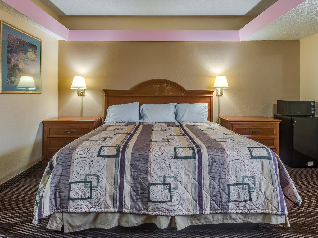 Travelers Inn מידווסט סיטי מראה חיצוני תמונה