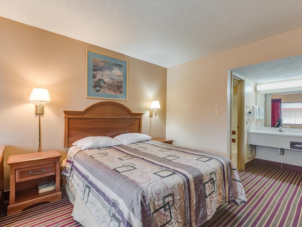 Travelers Inn מידווסט סיטי מראה חיצוני תמונה