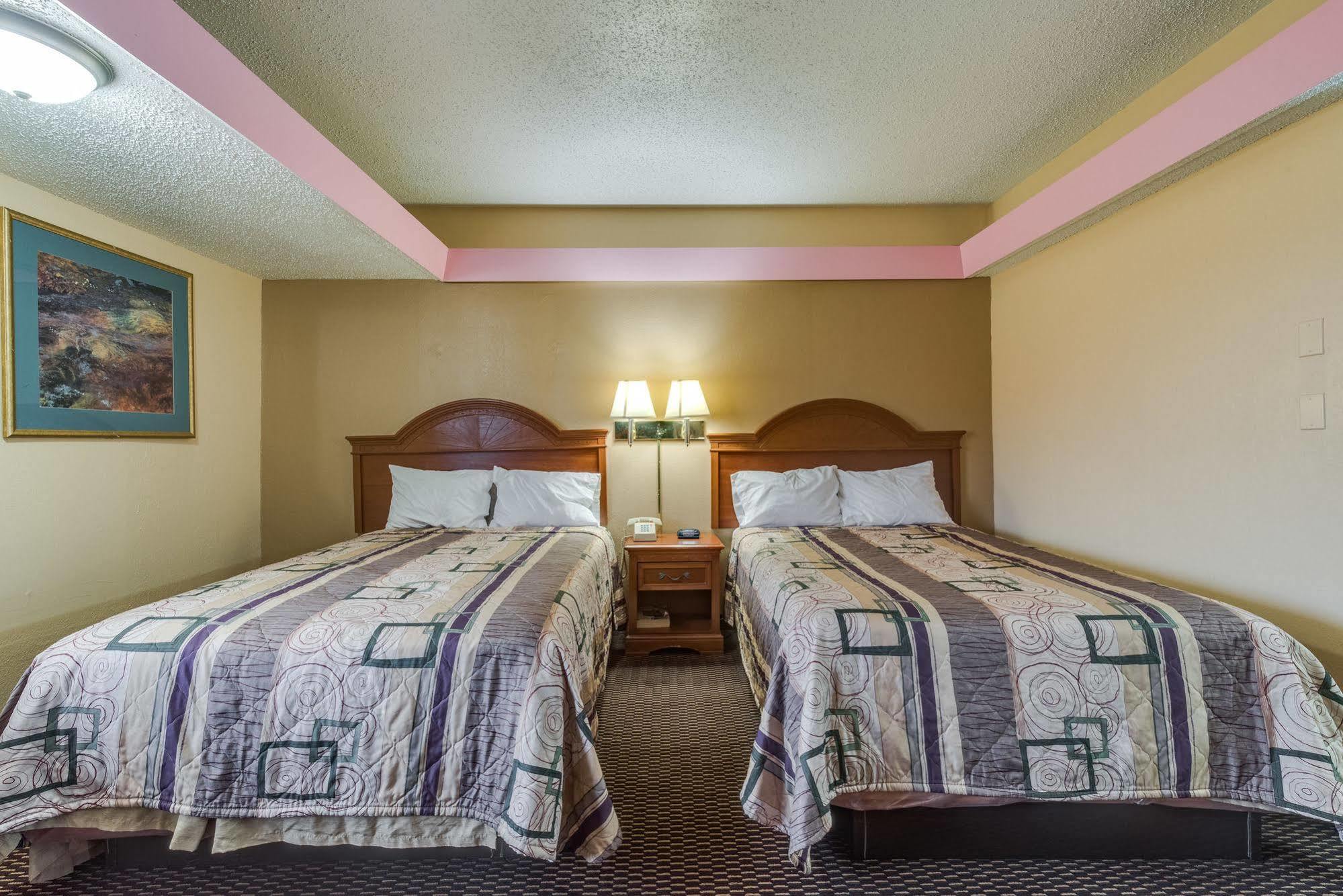 Travelers Inn מידווסט סיטי מראה חיצוני תמונה