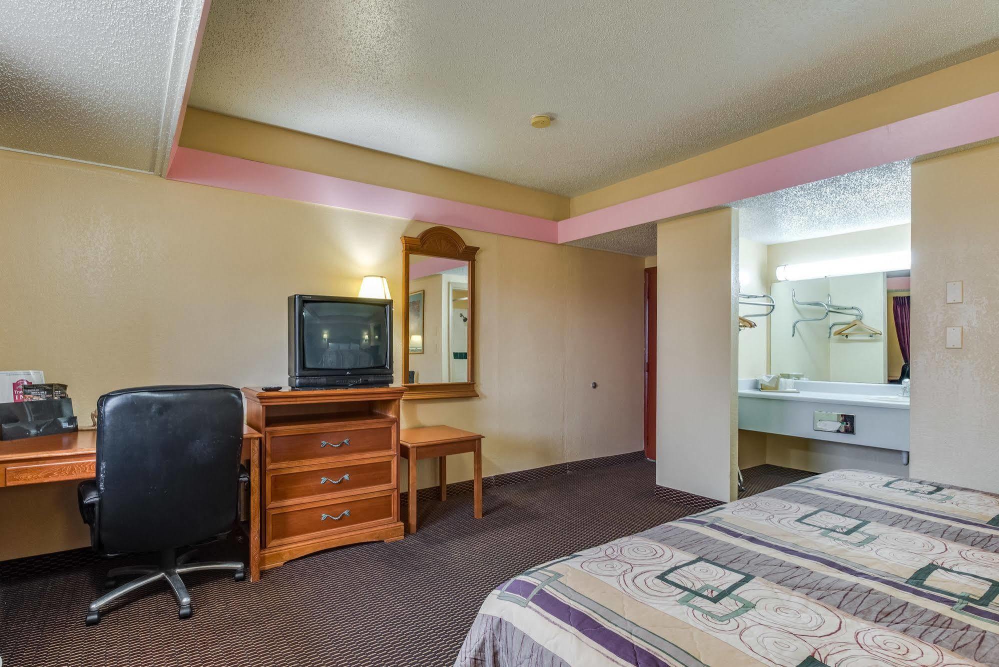 Travelers Inn מידווסט סיטי מראה חיצוני תמונה