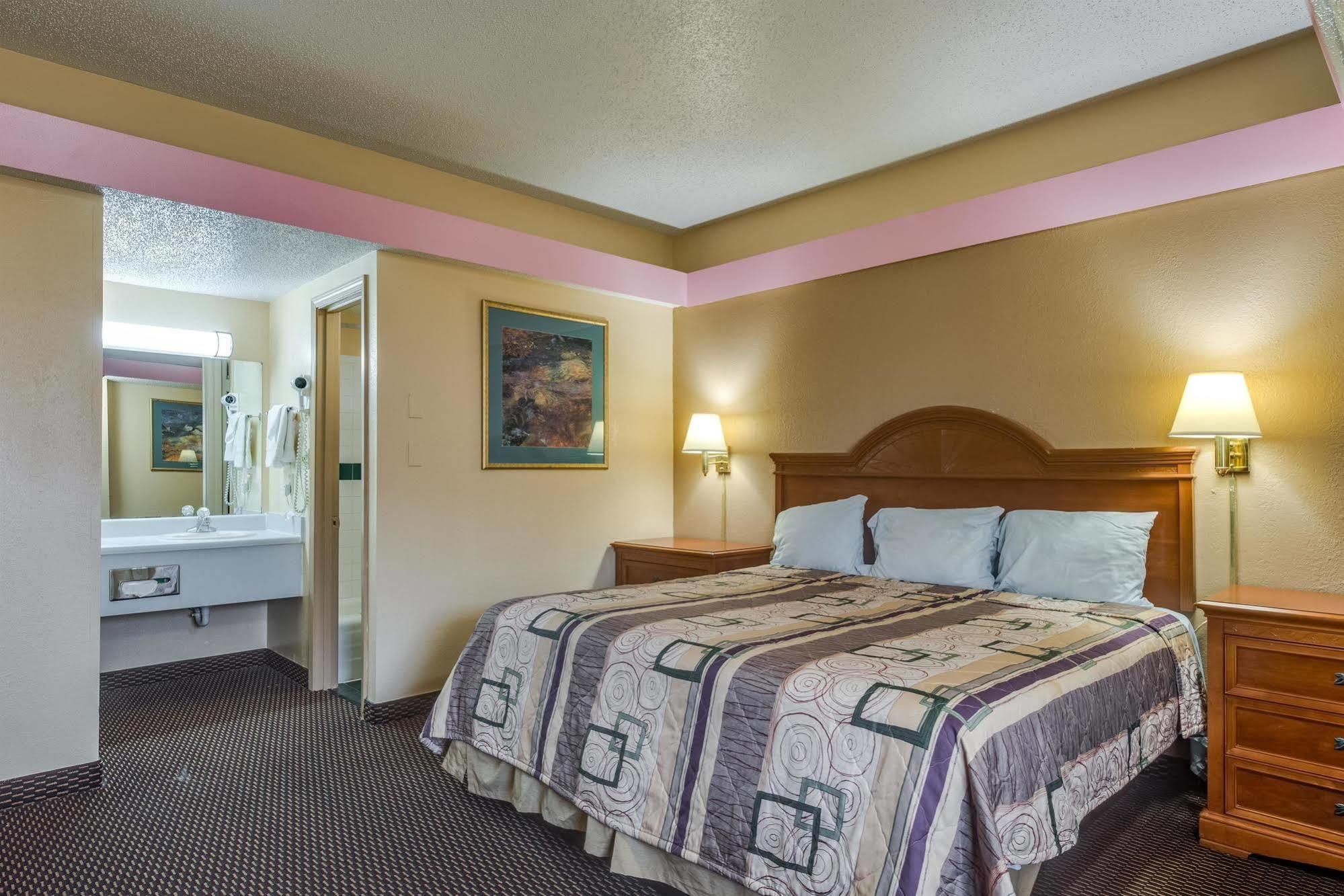 Travelers Inn מידווסט סיטי מראה חיצוני תמונה